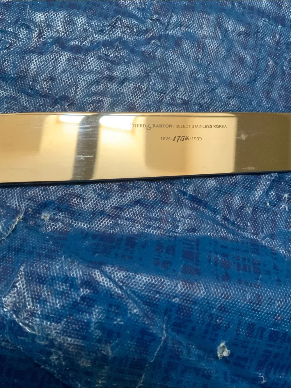 Reed & Barton Kings Stainless Korea 175th Anniversary carving knife.
